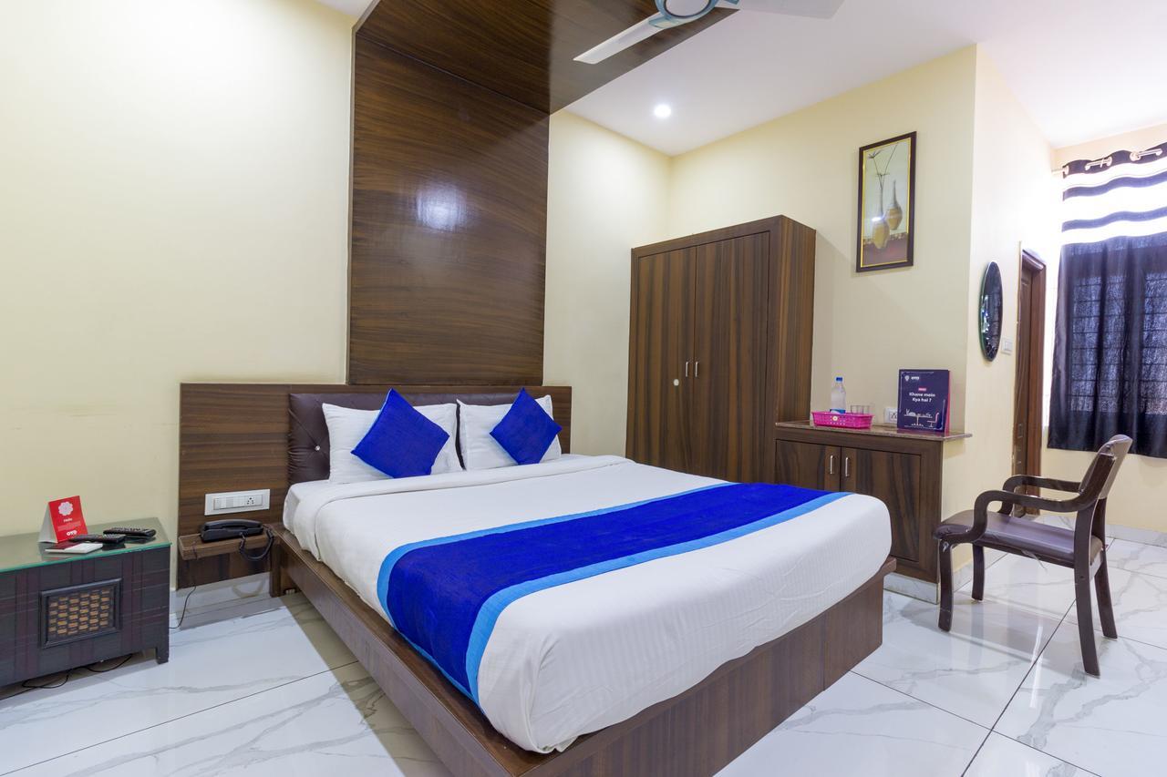 Oyo 7627 Royal Plaza Hotell Hyderabad Eksteriør bilde