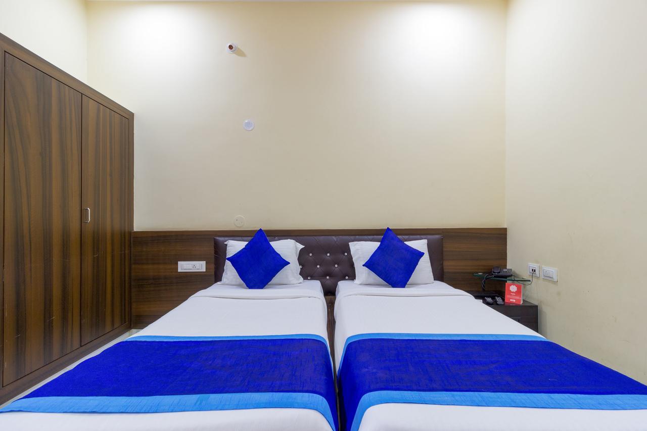 Oyo 7627 Royal Plaza Hotell Hyderabad Eksteriør bilde