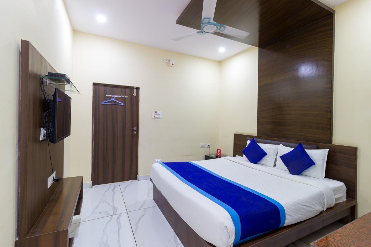 Oyo 7627 Royal Plaza Hotell Hyderabad Eksteriør bilde