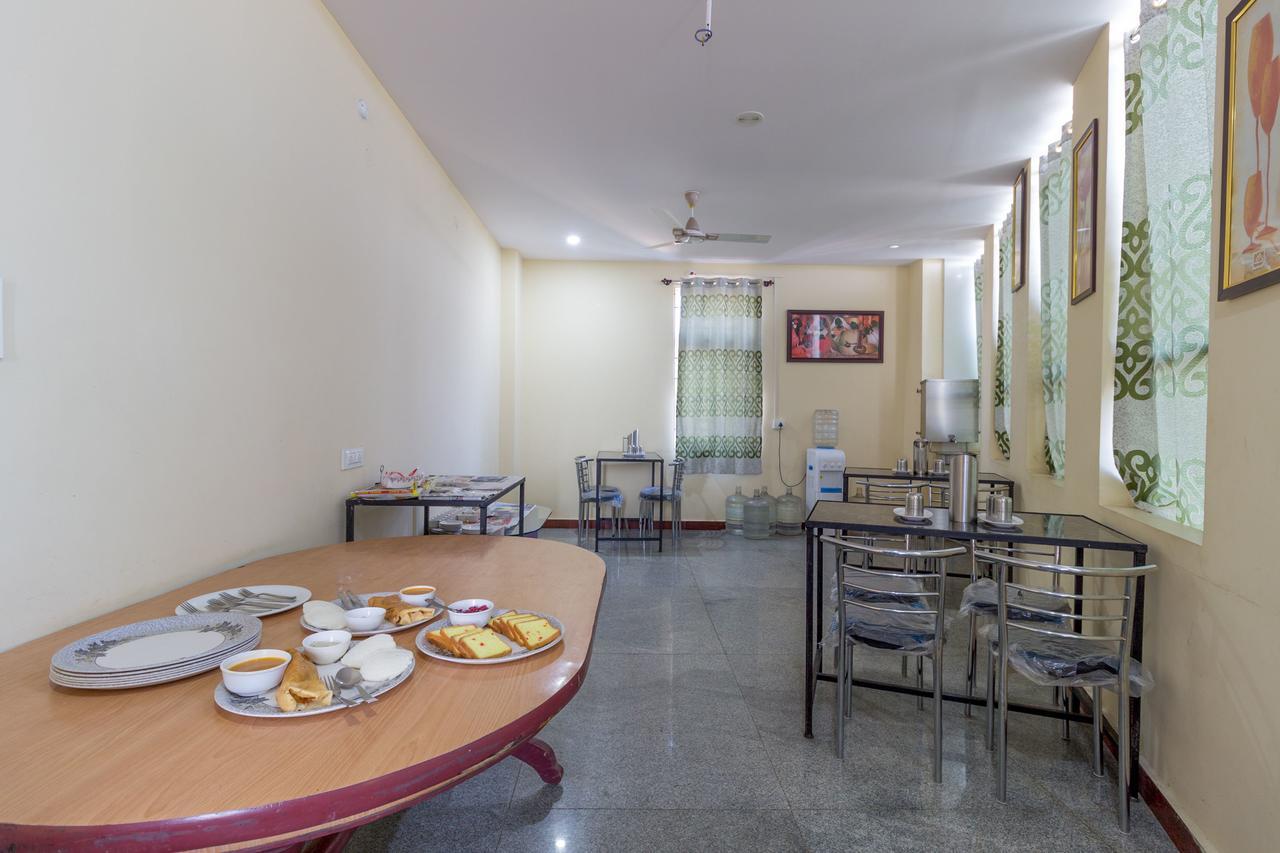 Oyo 7627 Royal Plaza Hotell Hyderabad Eksteriør bilde