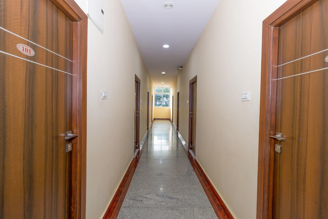 Oyo 7627 Royal Plaza Hotell Hyderabad Eksteriør bilde