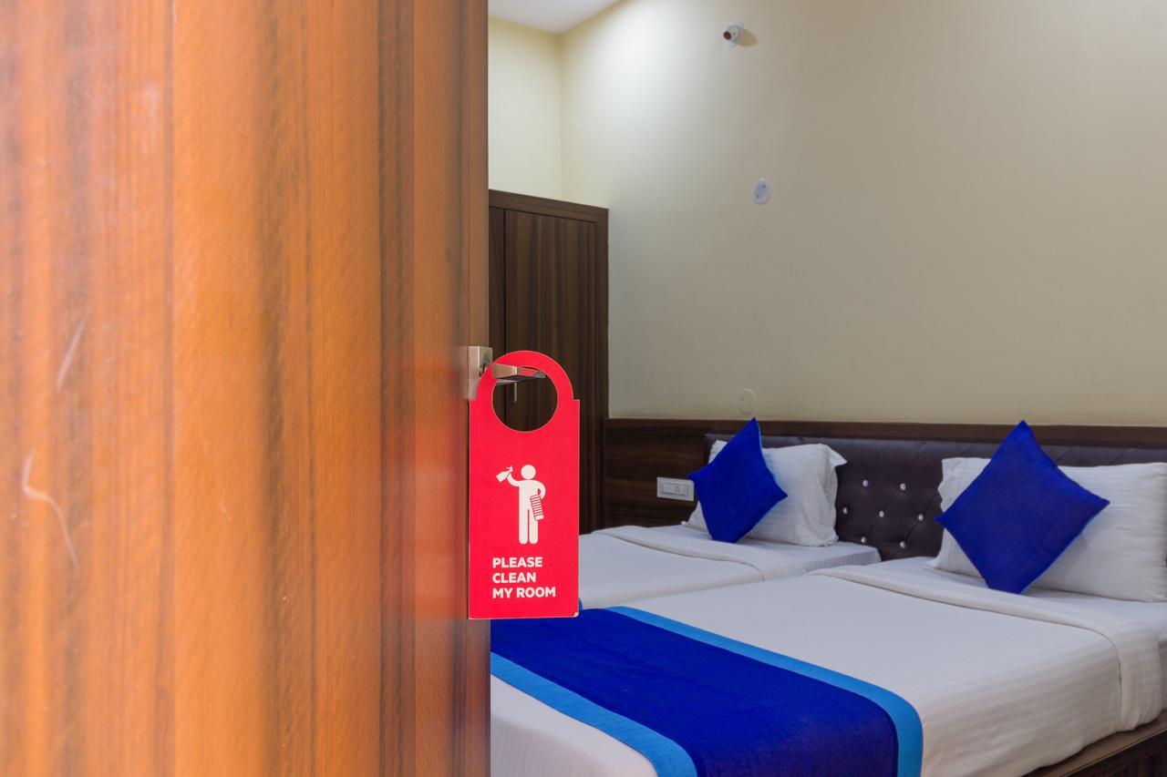 Oyo 7627 Royal Plaza Hotell Hyderabad Eksteriør bilde