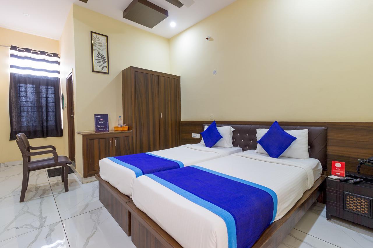 Oyo 7627 Royal Plaza Hotell Hyderabad Eksteriør bilde