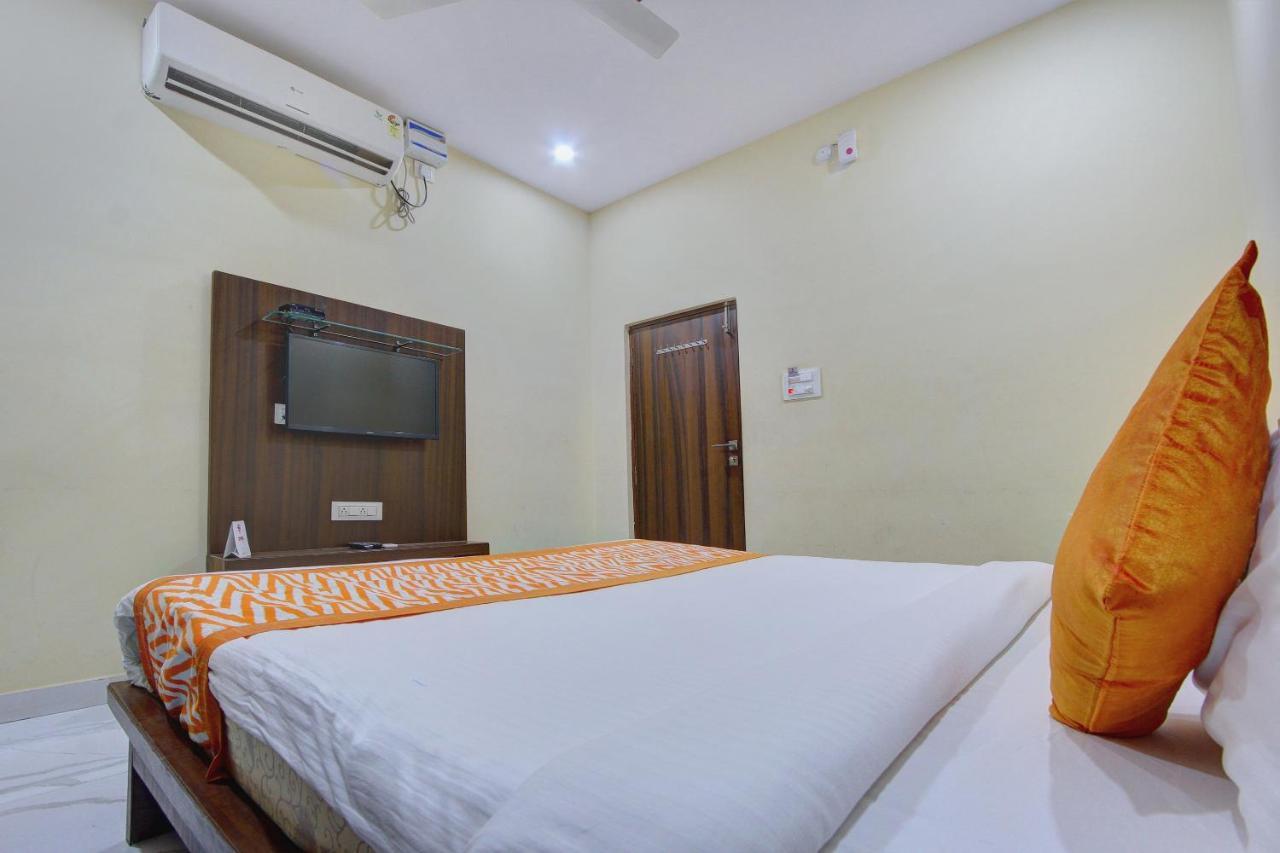 Oyo 7627 Royal Plaza Hotell Hyderabad Eksteriør bilde