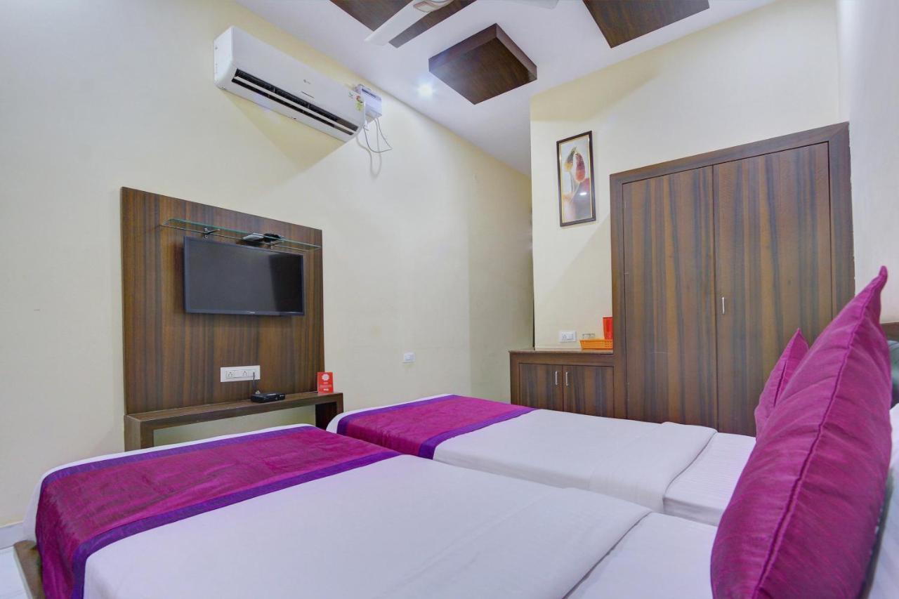 Oyo 7627 Royal Plaza Hotell Hyderabad Eksteriør bilde
